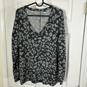 Women’s long sleeve shirt Old Navy - Size large. New with tags.